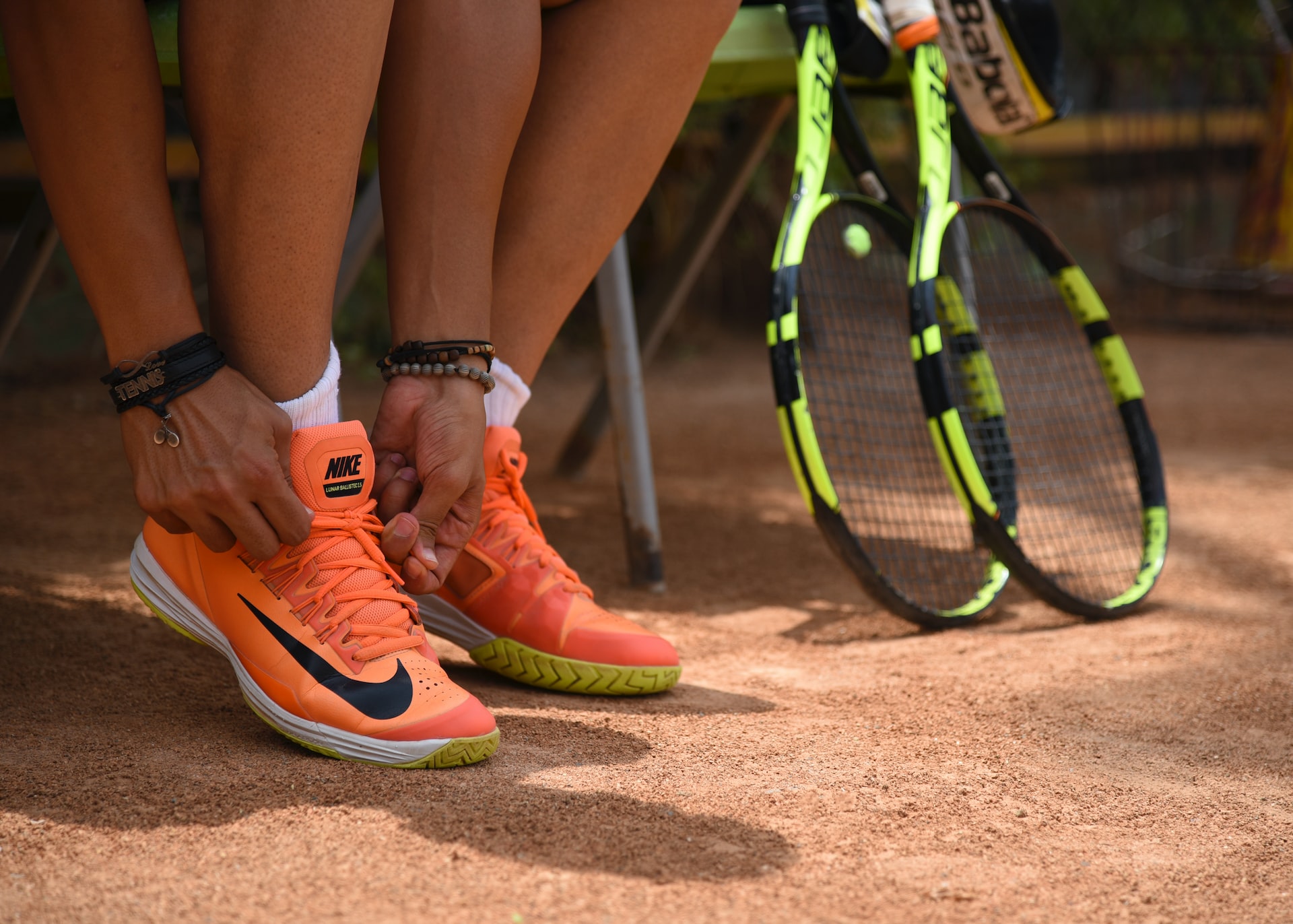 Dicas para melhorar o condicionamento físico para atletas de tênis iniciantes 